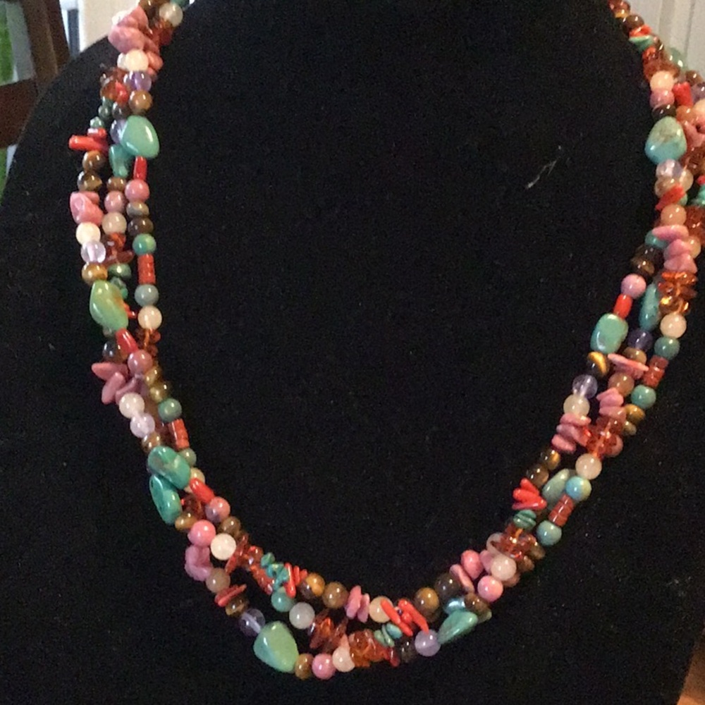 Beautiful Vintage semi precious stone necklace